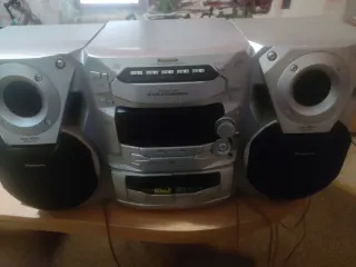 Minicadena Panasonic CD Radio Cassette negociable