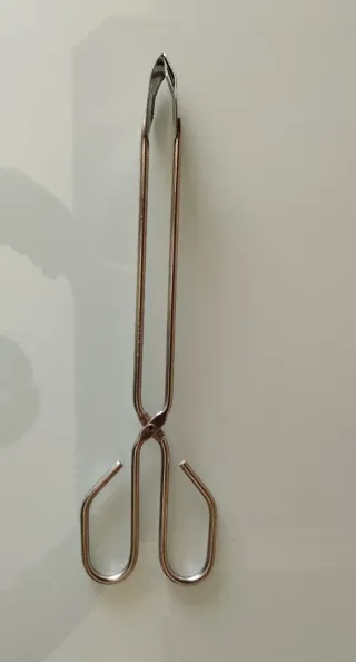 Pinzas de metal plateadas