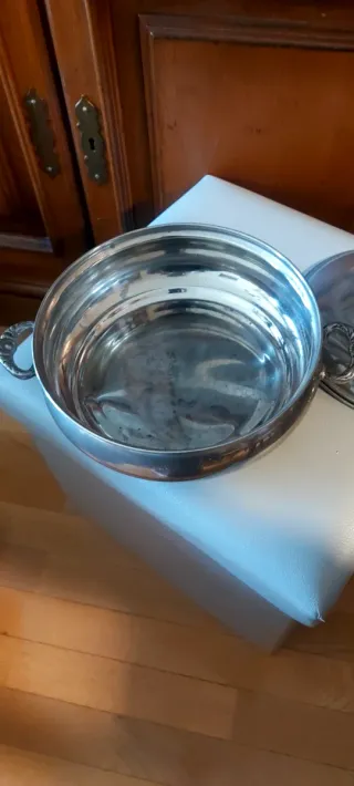 Cacerola de plata chapada con tapa