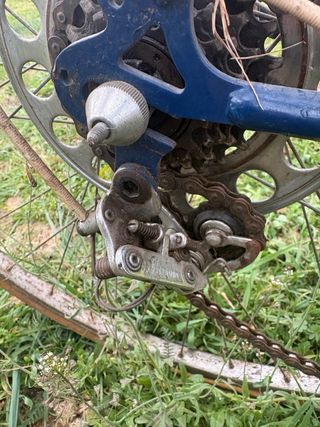 Bicicleta de carretera azul