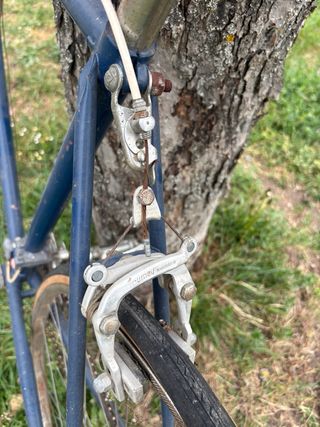 Bicicleta de carretera azul