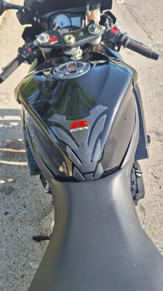 Suzuki GSXR 600 K7 Negra