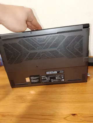 GIGABYTE AERO 16– RTX 5070 – Ryzen AI 9-32GB RAM