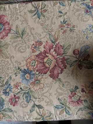 Sofá de tela estampado floral