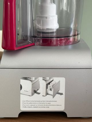 Robot de cocina Bosch rojo