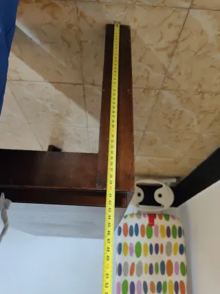Mesa auxiliar de madera