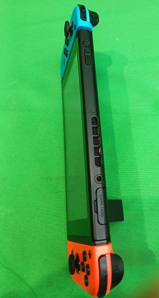 Nintendo Switch + Funda Protectora