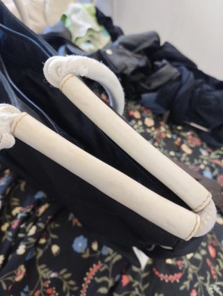 Borsa Byblos nera e bianca