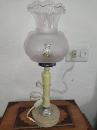 Lámpara de mesa antigua vintage