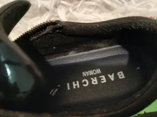 Zapatillas negras y plateadas