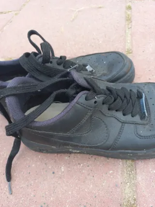 Nike Air Force 1 Negras