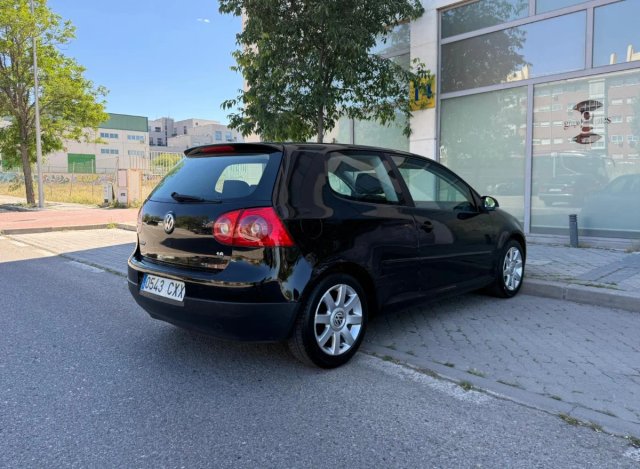 Volkswagen Golf V 2004