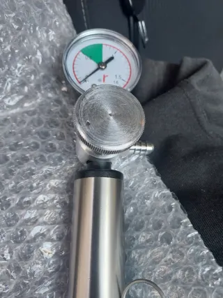 Bomba de aire para vino barril