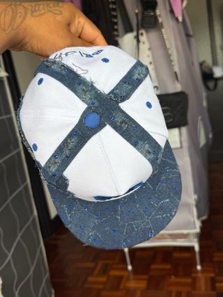Gorra SR bordada con pedrería