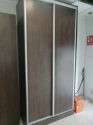 2 Armarios y Mueble Salón Madera y Cristal
