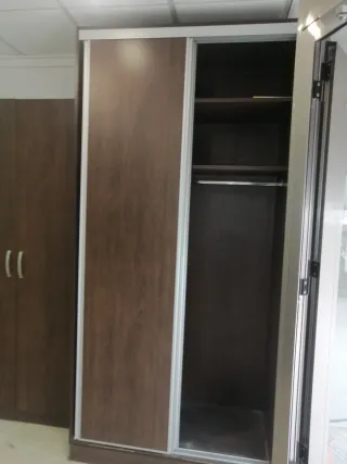 2 Armarios y Mueble Salón Madera y Cristal