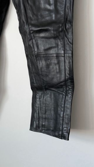 Pantalones de cuero suaves negros