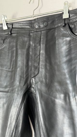 Pantalones de cuero suaves negros