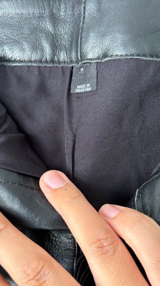 Pantalones de cuero suaves negros