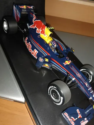 Minichamps Red Bull RB5 Vettel 1:18