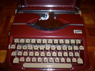 Máquina de escribir GOSEN TIPPA roja