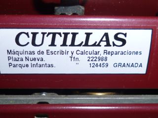 Máquina de escribir GOSEN TIPPA roja