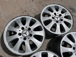 4 Ruedas Mercedes R15