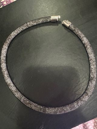 SWAROVSKI - Collar de cristales con malla negra