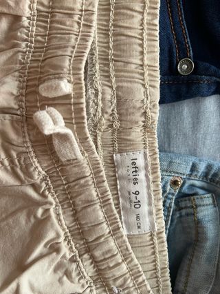 Tre pantaloni per bambini