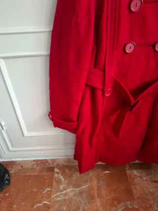 Abrigo rojo mujer