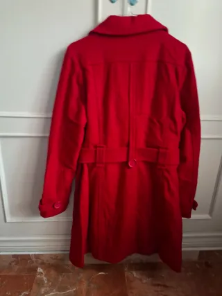 Abrigo rojo mujer