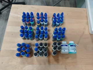 77 botes pintura Vallejo + Brush Cleaner Restorer