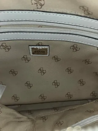 Bolso Guess Cessily Blanco Acolchado