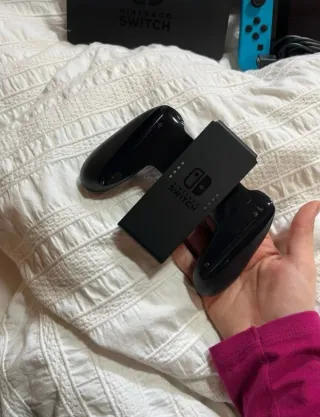 Nintendo Switch con Joy-Cons Rojo y Azul