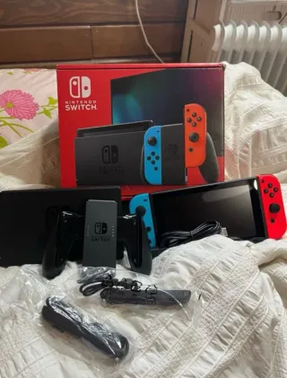 Nintendo Switch con Joy-Cons Rojo y Azul