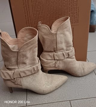 Stivaletti morbidi e comodi liu-jo Beige