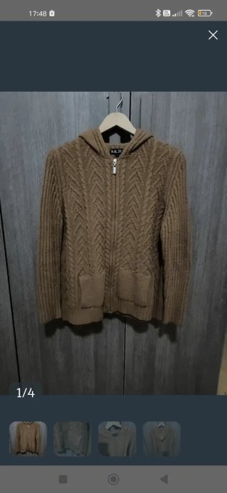 Conjunto di magliette, maglioni, pantaloncini e felpe da donna