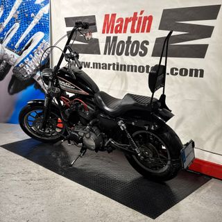 HARLEY DAVIDSON Sportster 883 Roadster