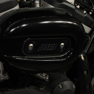 HARLEY DAVIDSON Sportster 883 Roadster