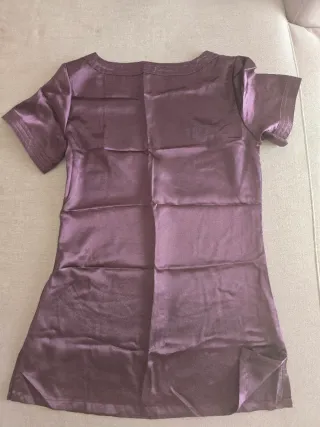 Camiseta satén morada talla S