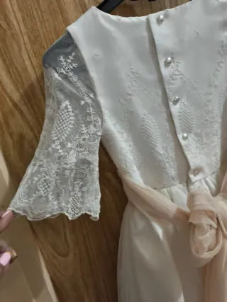 Vestido de Comunión Blanco con Detalles Beige