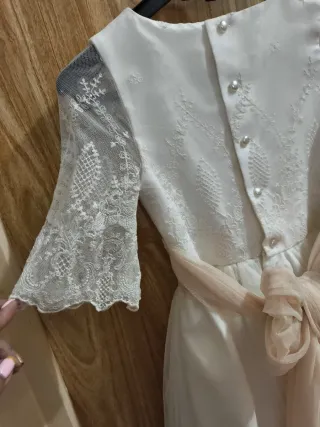Vestido de Comunión Blanco con Detalles Beige