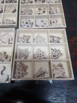 Set di figure in legno per decorazioni natalizie