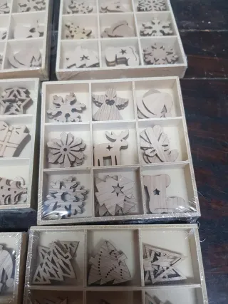 Set di figure in legno per decorazioni natalizie