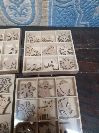 Set di figure in legno per decorazioni natalizie