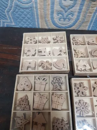 Set di figure in legno per decorazioni natalizie