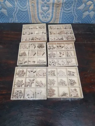 Set di figure in legno per decorazioni natalizie