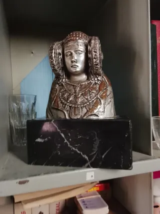 Figura Busto Mujer Mármol y Metal