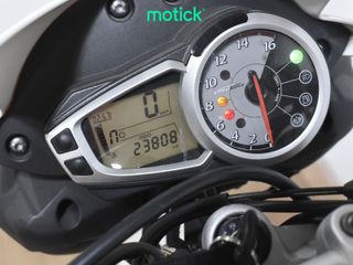 TRIUMPH STREET TRIPLE (A)