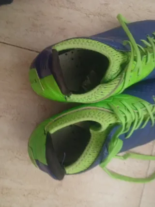 Zapatillas Fútbol Azul y Verde